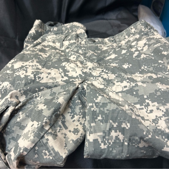 U.S. Army Camouflage Men Pants - Gray and Cream - Picture 1 of 4